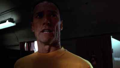 Sir, I'll wait outside for the MPs to come. - Heartbreak Ridge