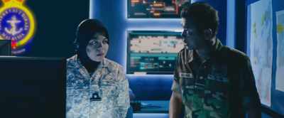 - Sir!
- Issue APB to arrest Jeb and Rudi. - Paskal