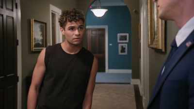 - SIR.
- NO...SOMEONE'S HAVING SEX. - Tyler Perry's The Oval
