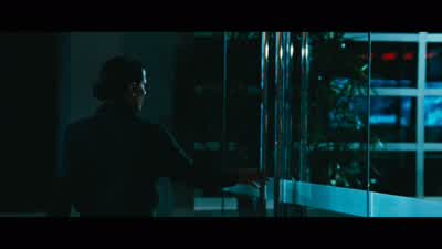 Sir? We got a hit on one of the stolen cards. Hotel Dauphin. 1018 Royal Street. It's the girl. - Jack Reacher: Never Go Back