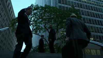 Sir? Sir, you can't park there. - Marvel's Iron Fist
