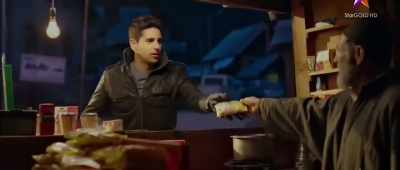 Sir...
Sir, please. - Aiyaary