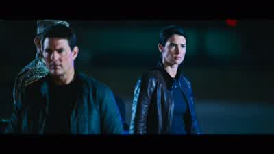 Sir. Sir. Stop that man. - Reacher! - Stop that man! Stop him! Take him down, now! Deep breath, son. - Jack Reacher: Never Go Back