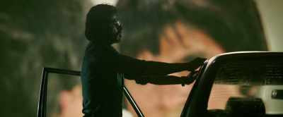 Sir, sweets from Surat.
It's your favorite, isn't it? - Raees