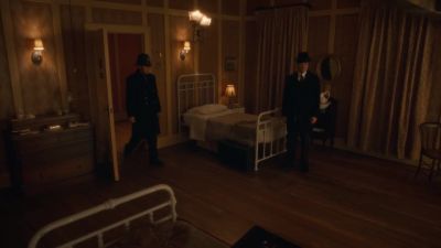 Sir, the room was rented
by a Jane Walker. - Murdoch Mysteries
