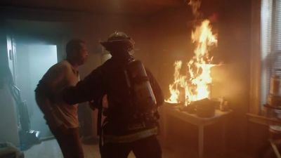 Sir! You gotta move
out of here. - Chicago Fire