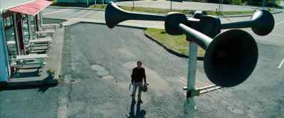 (SIREN BLARING) - The Secret Life of Walter Mitty