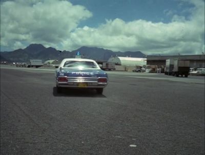 [ SIREN WAILING ] - Hawaii Five-0