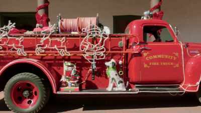 [siren wailing] - Holiday in Santa Fe