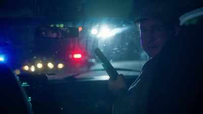 (sirens wailing) - 12 Desperate Hours