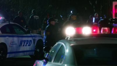 (sirens wailing) - Blue Bloods
