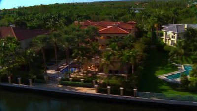 (sirens wailing) - CSI: Miami