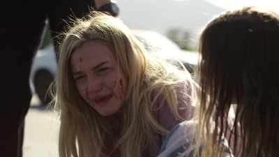 [sirens wailing] - Dirty John