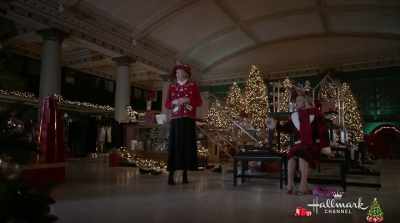  [sirens wailing] - A Shoe Addict's Christmas