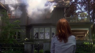 [sirens wailing] - Eureka