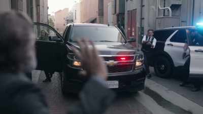 [ Sirens wailing,
tires screeching ] - The Rookie: Feds