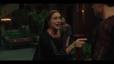 - Sister, let me take you... - Who killed the slave? - Domina