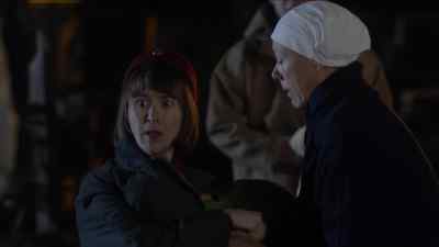 - Sister!
- No, Pamela! No! - Call the Midwife
