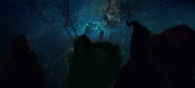 -Sisters, away.
-Away. - Hocus Pocus 2