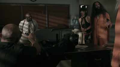 - Sit your ass down.
- Hey, I found her, she's mine. - Lockdown