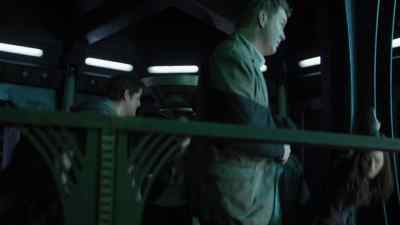 Sit down . - Stargate Universe