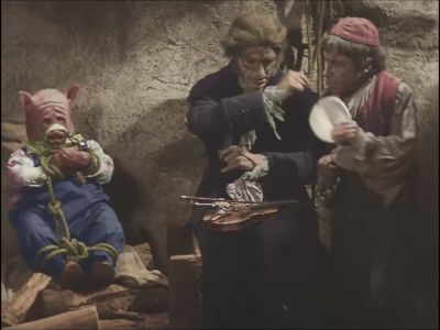 Sit still - Babes in Toyland