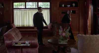 Sit yourself there,
Desmond. Sit yourself. - True Confessions