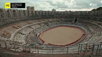 Situated on a hillside,
the Arles amphitheatre - Roman Megastructures
