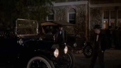 - Six cylinder engine,
hydraulic brakes, - The Cars That Made America
