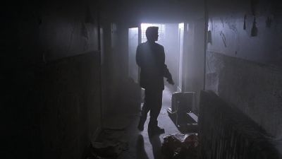 Six fingers, right? - The X-Files