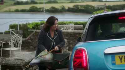 Six, five...
Okay, right, right. - The Trouble with Maggie Cole