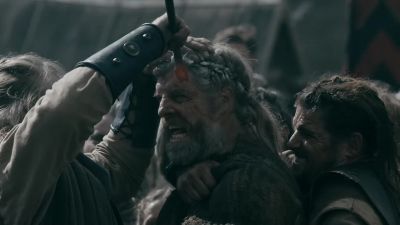 - [sizzling]
- [grunting] - Vikings