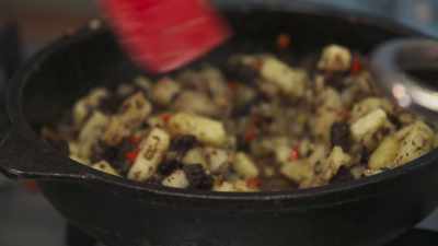 [sizzling] - James May: Oh Cook!