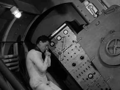 Skipper, this is Reef
from the depth explorer. - The Atomic Submarine