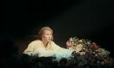 Skoene ligger i lommen din. - The Ugly Stepsister
