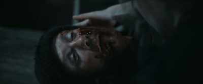 - [Skúli] Mind his head.
- [Eva] I've got him.
What happened to him? - The Damned