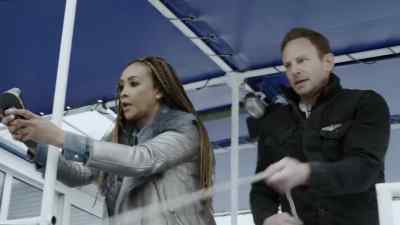 - Skye?
- Almost got it. Almost got it. - The Last Sharknado: It's About Time