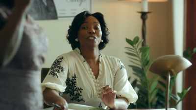 [slams receiver down] - Robin Roberts Presents: Mahalia