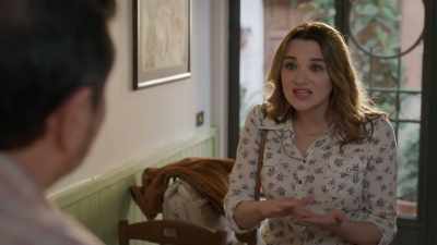 - Sliced coffee, yeah?
- No, uh, just coffee. - Two Scoops of Italy