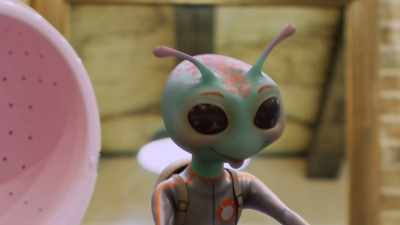 - [slicing]
- [Ixbee babbling nervously] - Alien TV