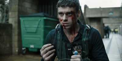 Slip the spacer under your thumb, being
sure to maintain pressure on the trigger. - Bodyguard