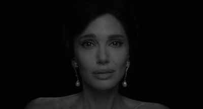 (slow piano music) - Maria