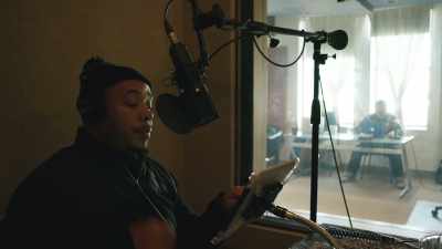 - ...slow and powerful.
- Okay, let me give it one more time. - Wu-Tang Clan: Of Mics and Men