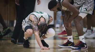Slowly getting up now. - Last Chance U: Basketball