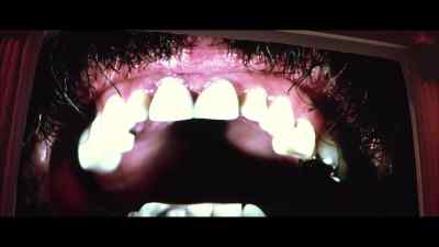 [ Slyman ]
Look, it has teeth. - Things Are Tough All Over