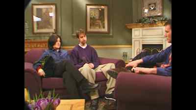 - Small Beaver?
- Yeah, the Little Beaver restaurant. - This Is the Tom Green Documentary