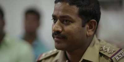 Small details like that
can lead to a breakthrough. - Crime Stories: India Detectives
