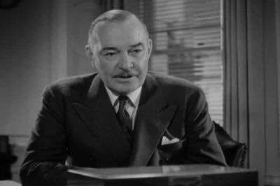 Small things sometime tell large stories - Charlie Chan at the Opera