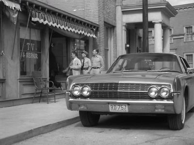 SMART-LOOKING
CLIENTELE, HUH? - The Andy Griffith Show
