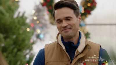 Smell that?
Yeah. Smells like Christmas. - Once Upon a Christmas Miracle